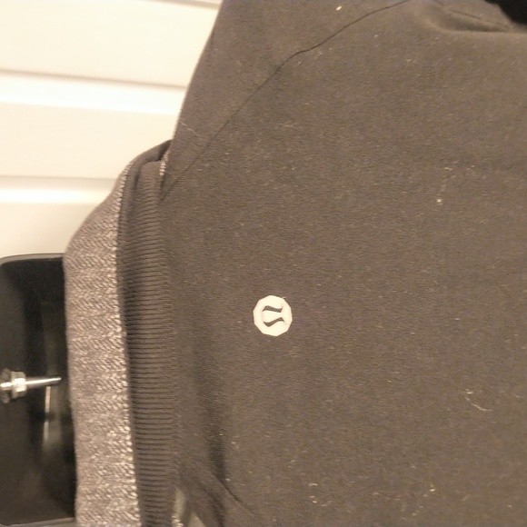 Lululemon Men's large track jacket - Picture 5 of 5